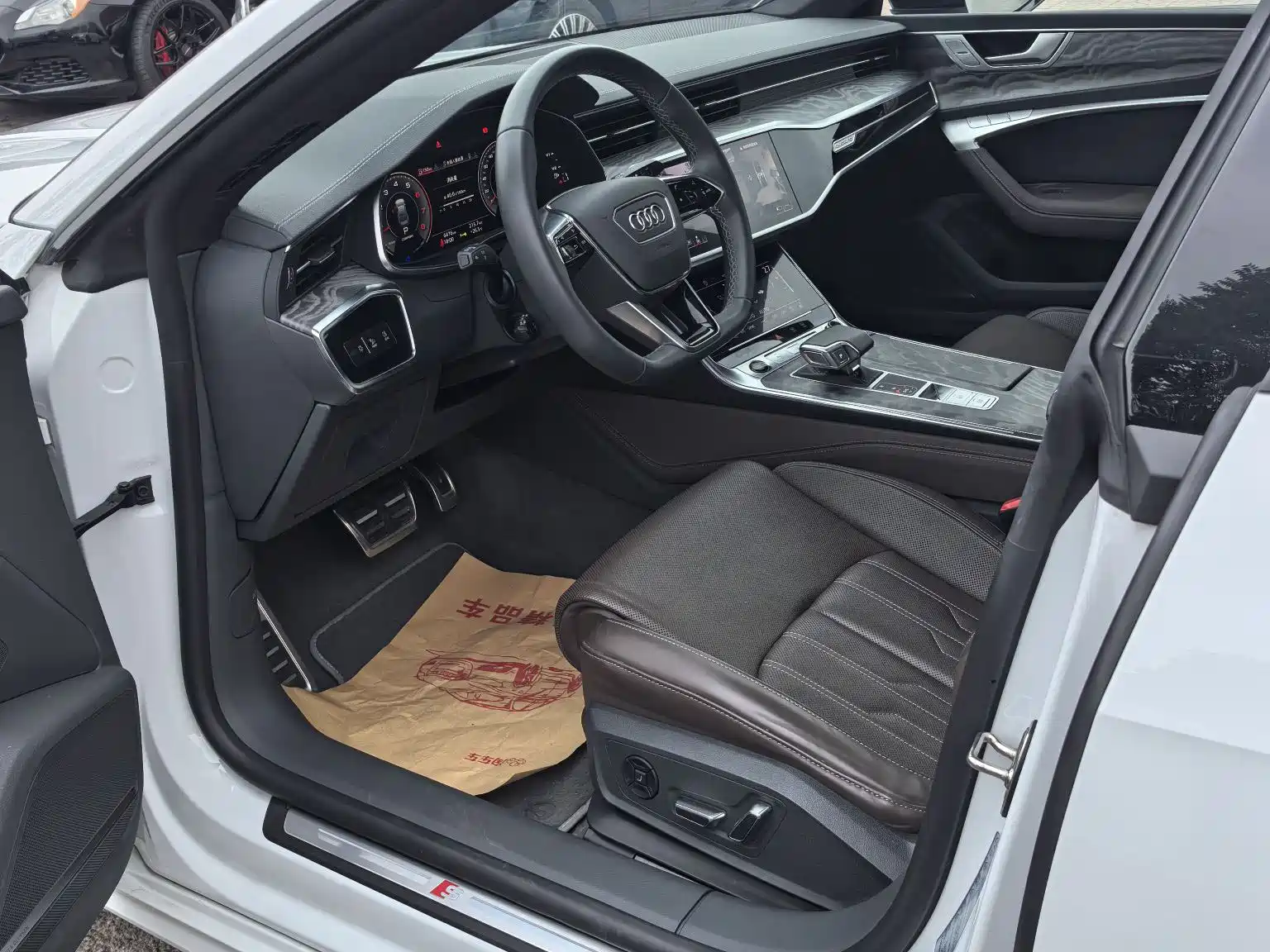 Фото 5 - Audi A7L