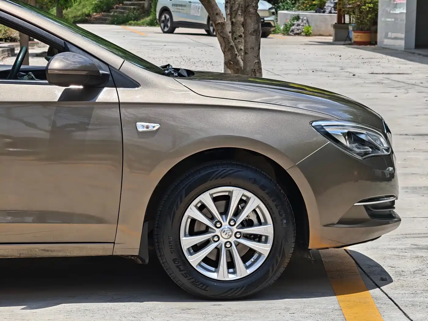 Photo 5 - Buick Excelle