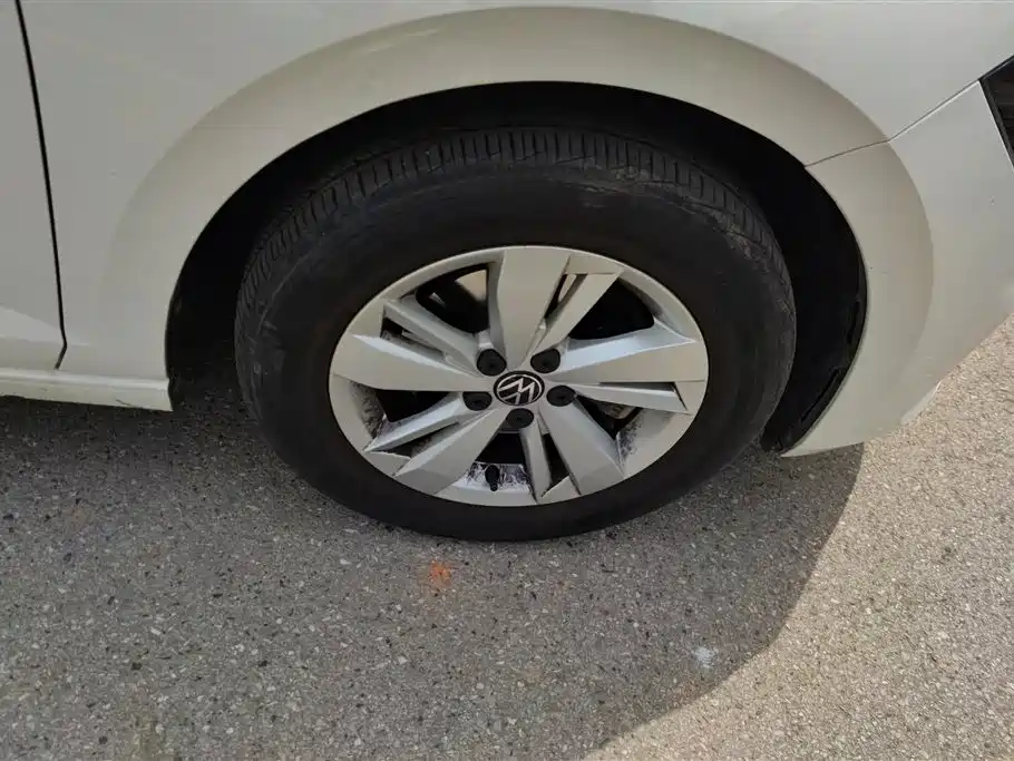 Volkswagen Polo 2022 Plus 1.5L Automatic Joyful Living Edition фото 6