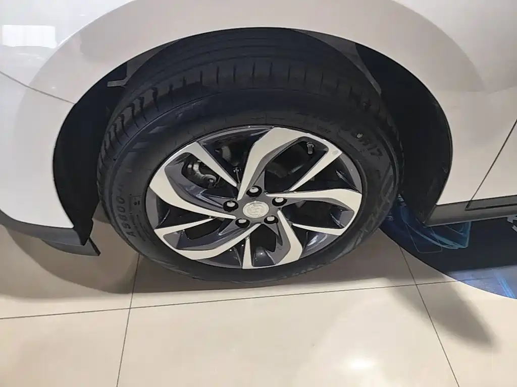 Photo 23 - Buick Velite 6