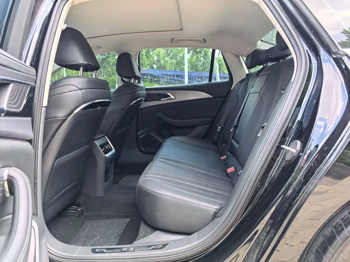 Hongqi H5 2023 2.0T Auto Smart Connect Flag Comfort фото 18