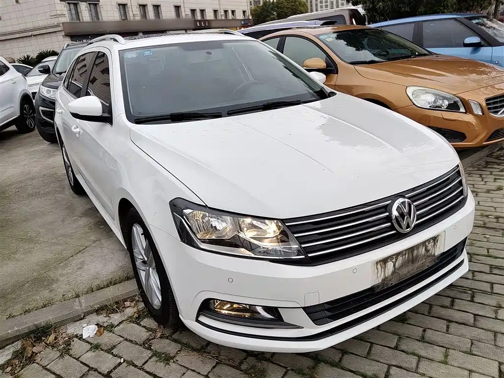 Volkswagen Lavida Tour 2017 230TSI DSG Comfort Edition фото 4
