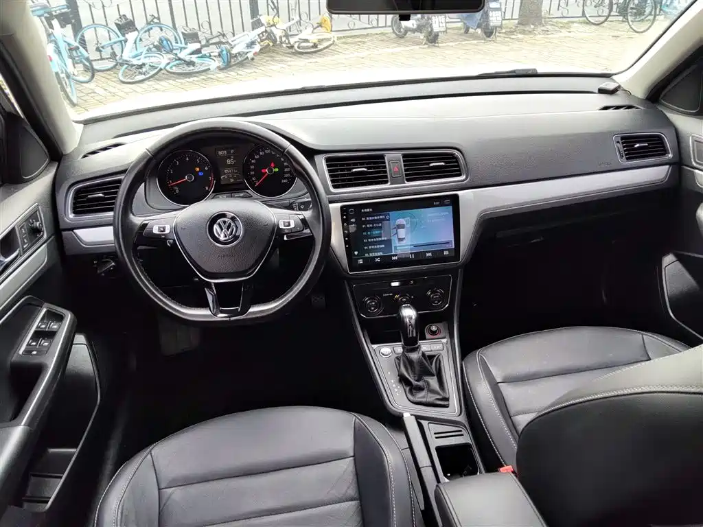 Volkswagen Lavida Tour 2017 230TSI DSG Comfort Edition фото 10