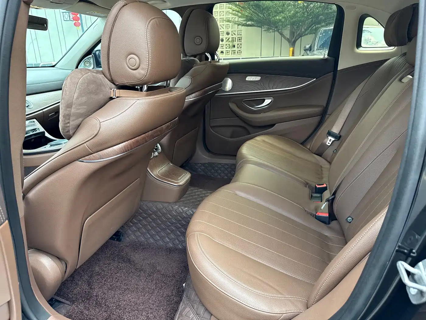 Mercedes-Benz E-Class 2022 E 260 L фото 6