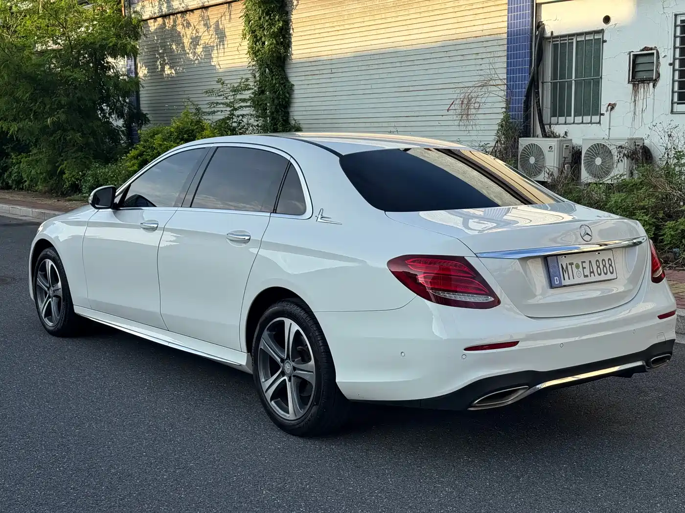 Mercedes-Benz E-Class 2016 E 200 L Sport Type фото 6
