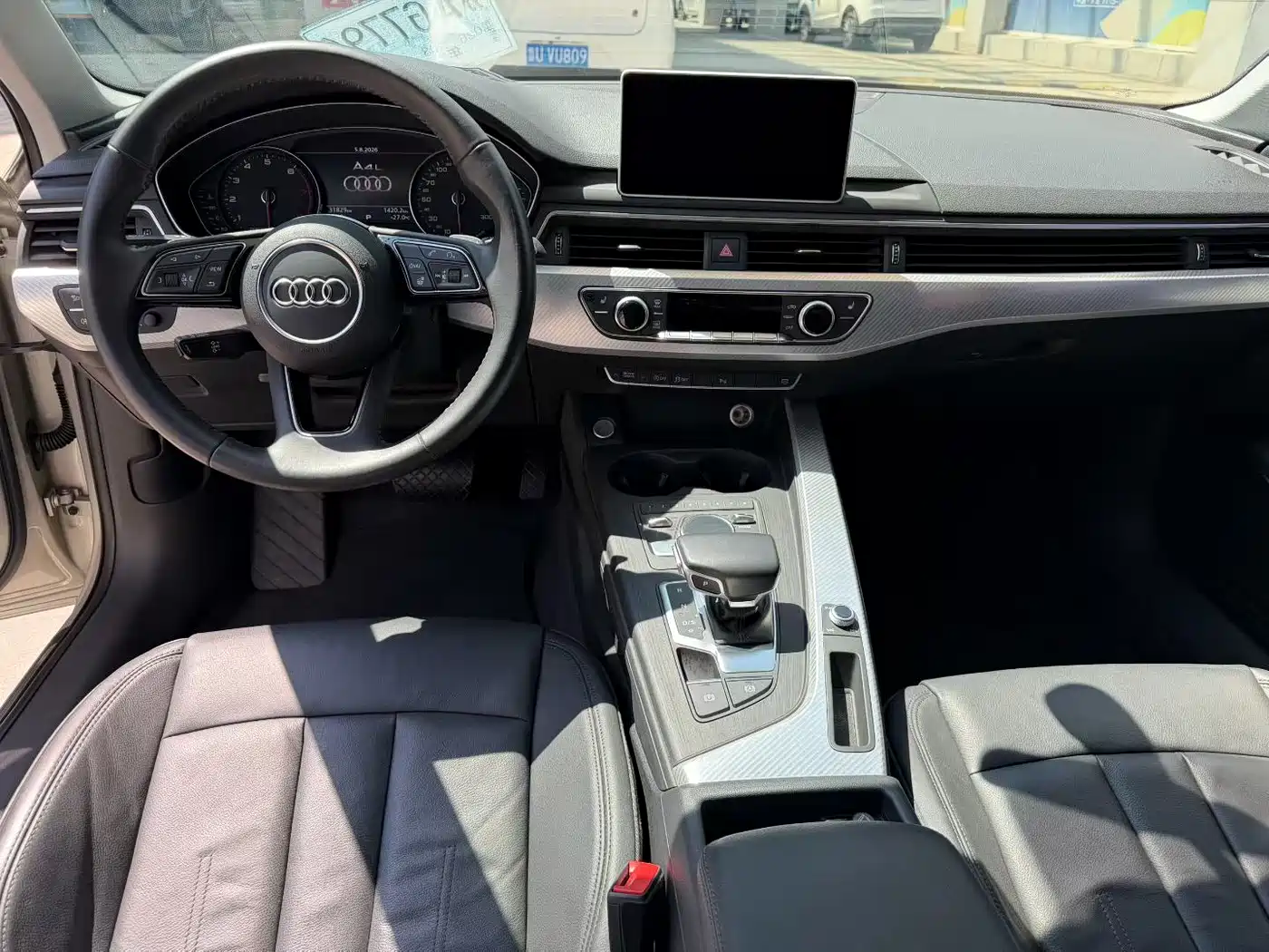 Фото 8 - Audi A4L