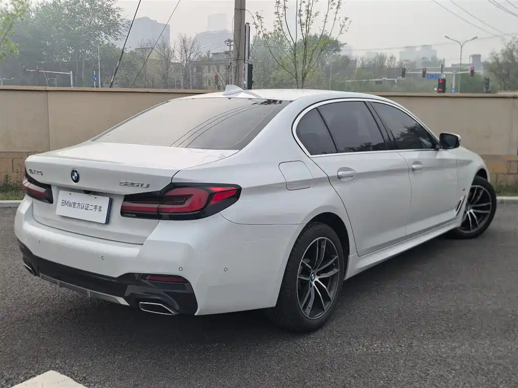 BMW 5 Series 2022 525Li M Sport Package фото 4