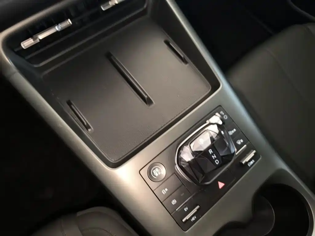 BYD Qin PLUS 2025 DM-i Smart Drive 55KM Leader фото 14