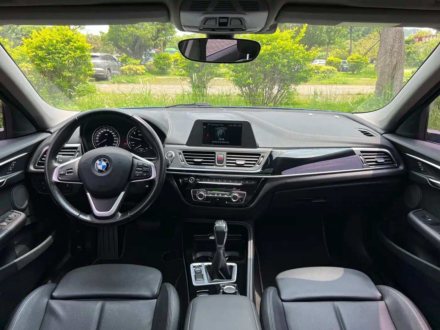 BMW 1 Series 2018 118i Sport Edition фото 10