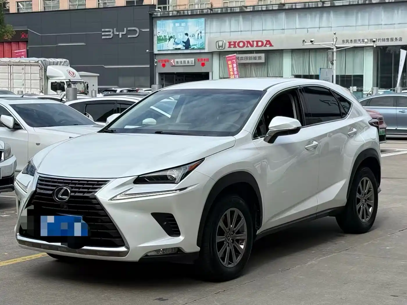 Lexus NX 2018 Model 300 FWD Fengxing Edition фото 3