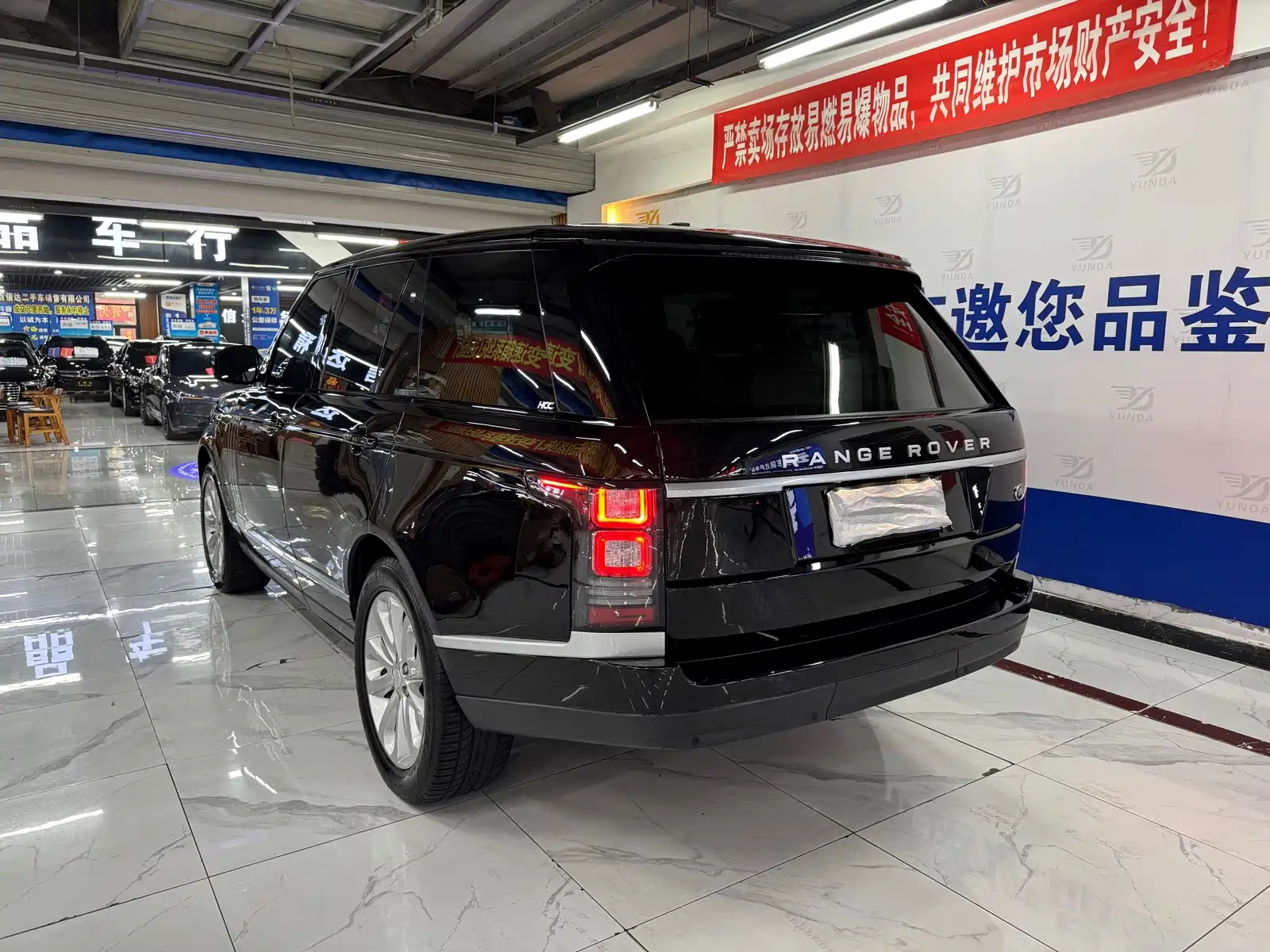 Фото 9 - Land Rover Range Rover