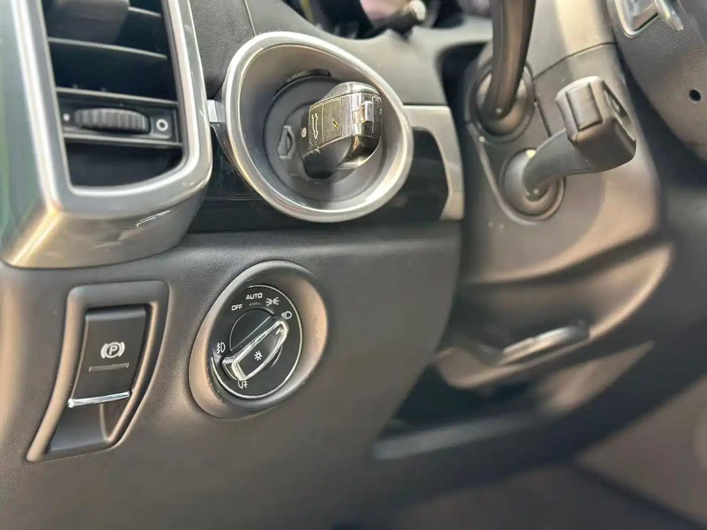 Porsche Cayenne 2015 Cayenne GTS 3.6T фото 16
