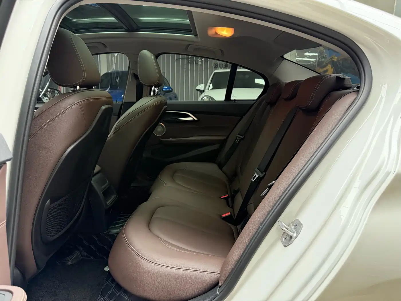 BMW 1 Series 2021 Facelift 120i M Sport Shadow Edition фото 16