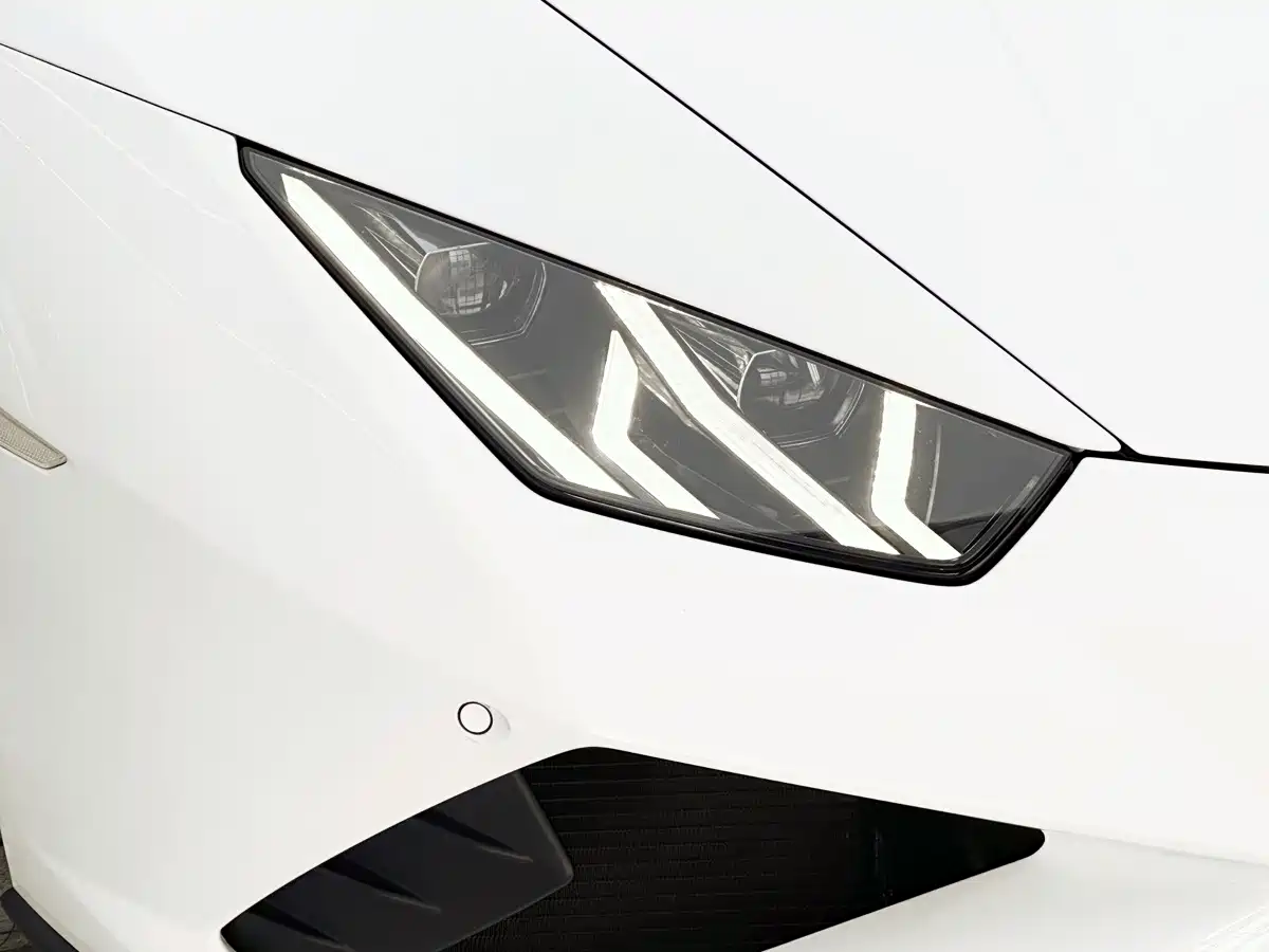 Фото 18 - Lamborghini Huracán