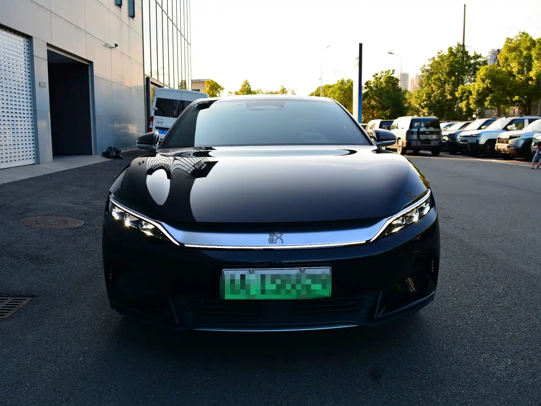 Фото 2 - BYD Han