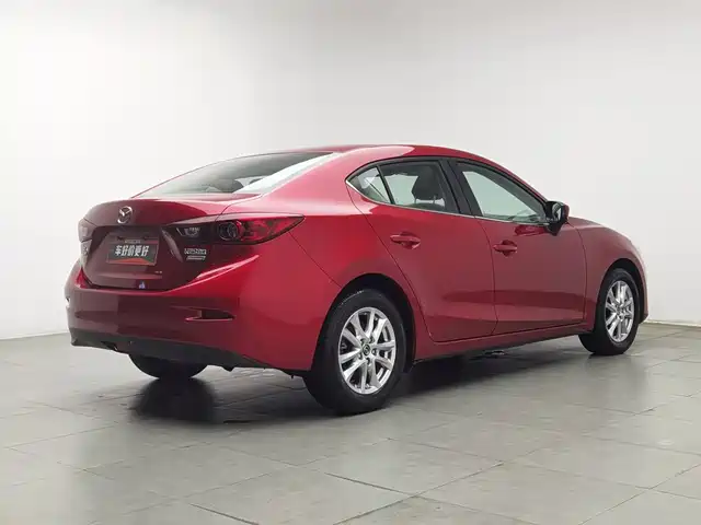 Mazda Mazda3 Axela 2016 Sedan 1.5L Manual Luxury — фото 2