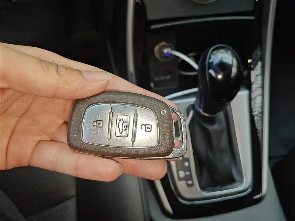 Hyundai Langdong 2015 1.6L Auto Exclusive фото 12