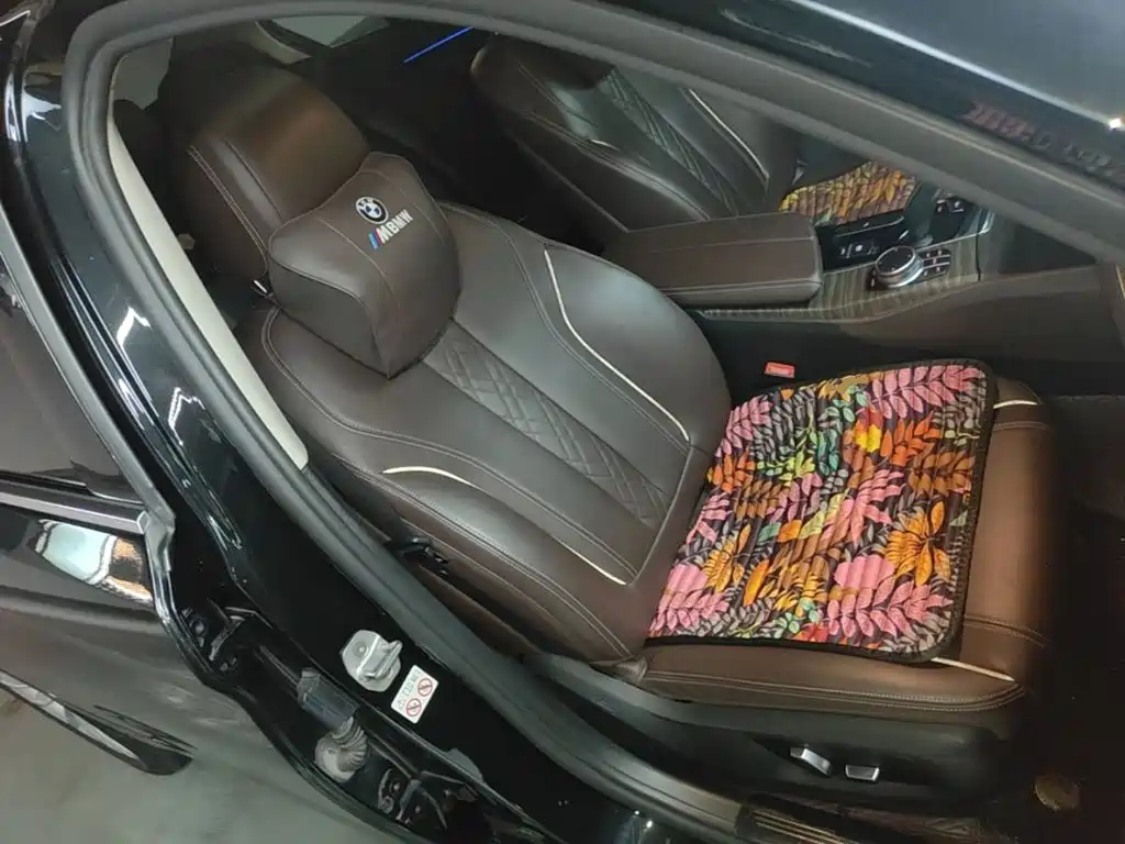Фото 25 - BMW 5 Series