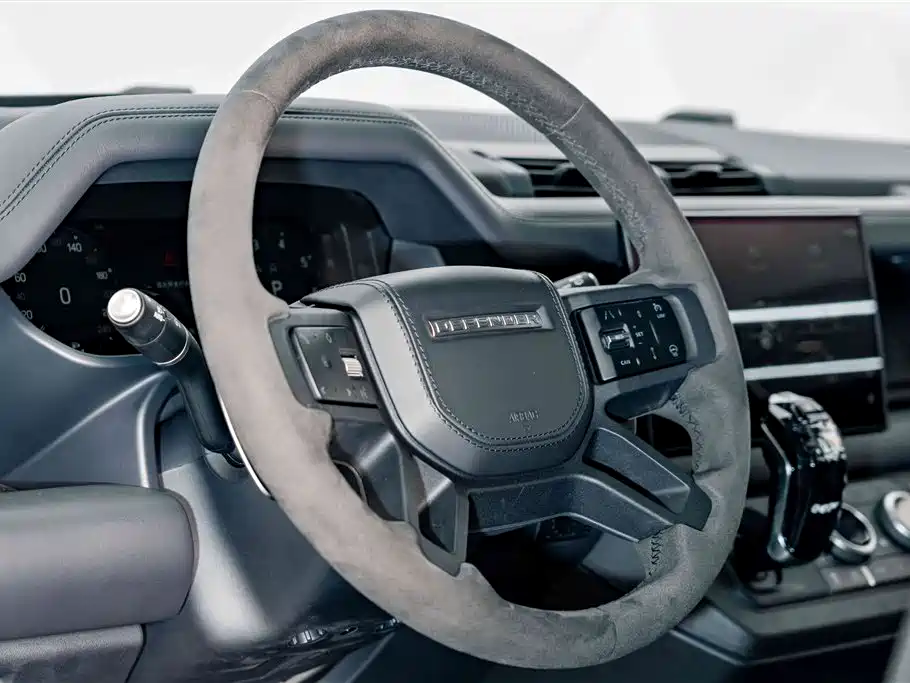 Photo 9 - Land Rover Defender