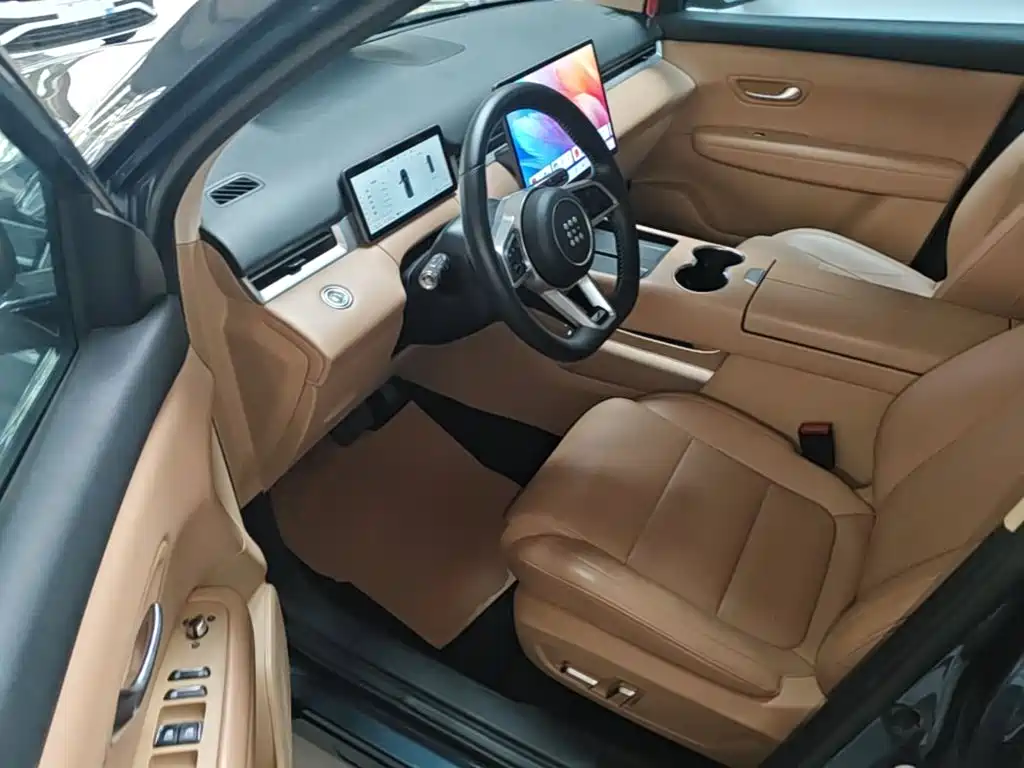 Landian E5 PLUS 2025 2025 120km Standard Travel Custom Edition 5-seater