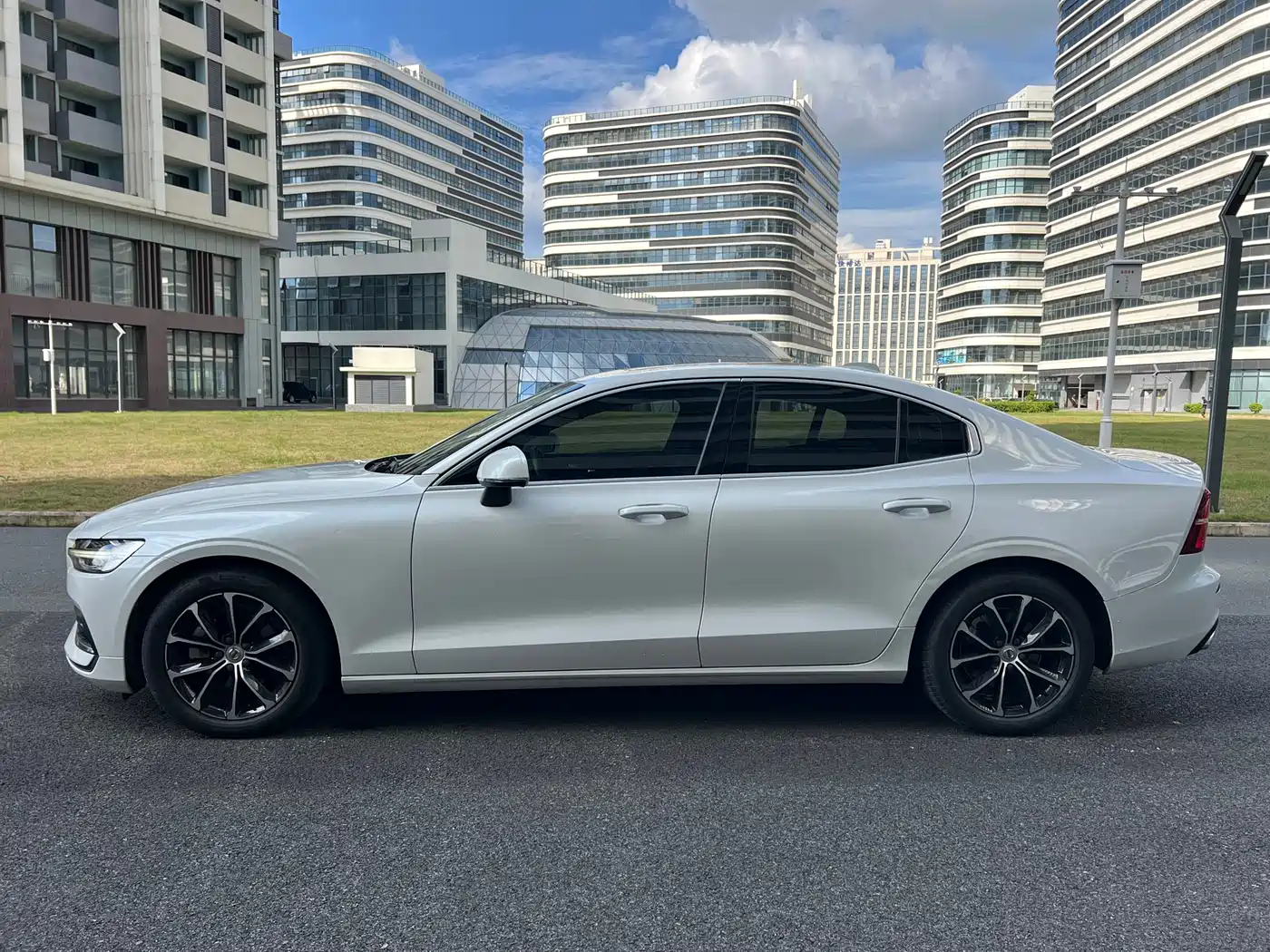 Volvo S60 2022 B4 Smart Comfort Luxury Edition фото 7