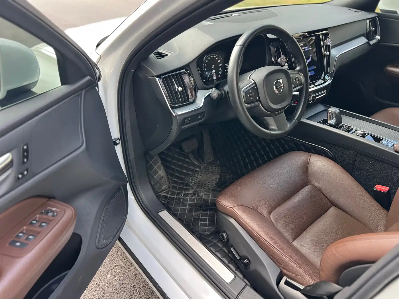 Volvo S60 2022 B4 Smart Comfort Luxury Edition фото 8