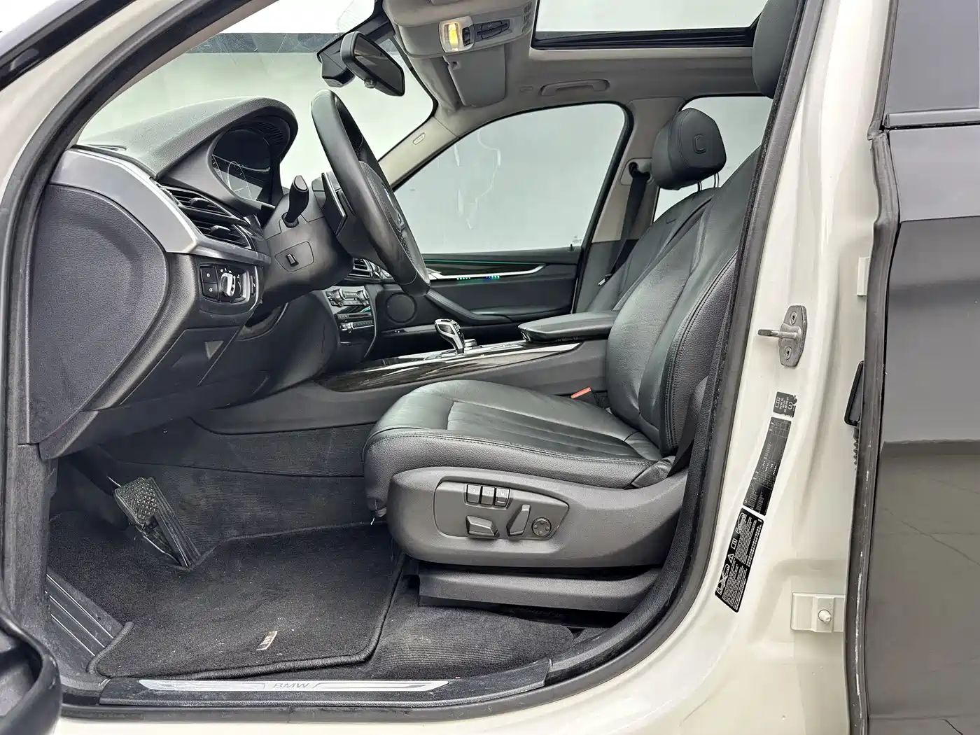 BMW X5 (Import) 2014 xDrive35i Leading фото 8