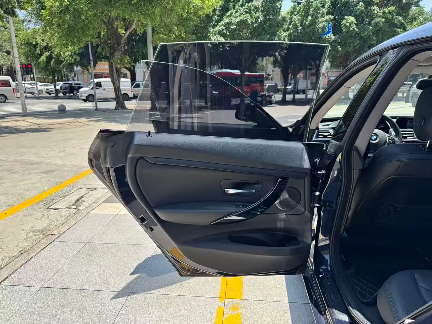 BMW 3 Series GT 2018 320i Luxury Design Package фото 14