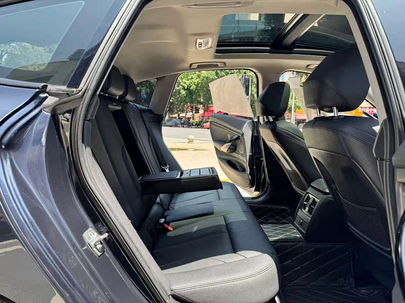 BMW 3 Series GT 2018 320i Luxury Design Package фото 22