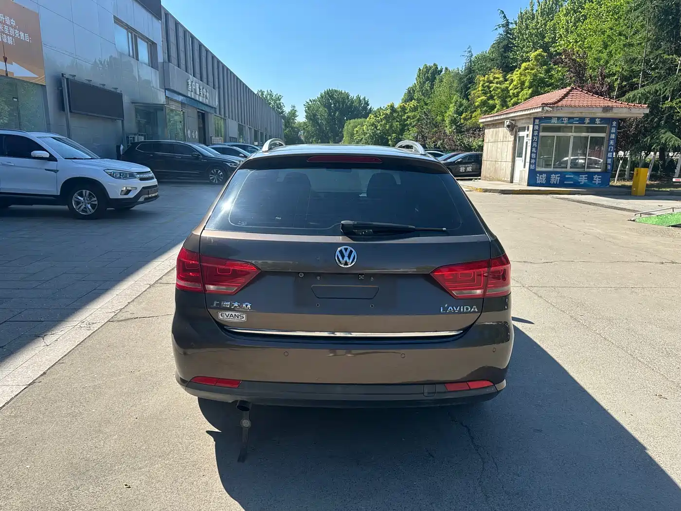 Volkswagen Lavida Tour 2013 1.6L Manual Comfort фото 4