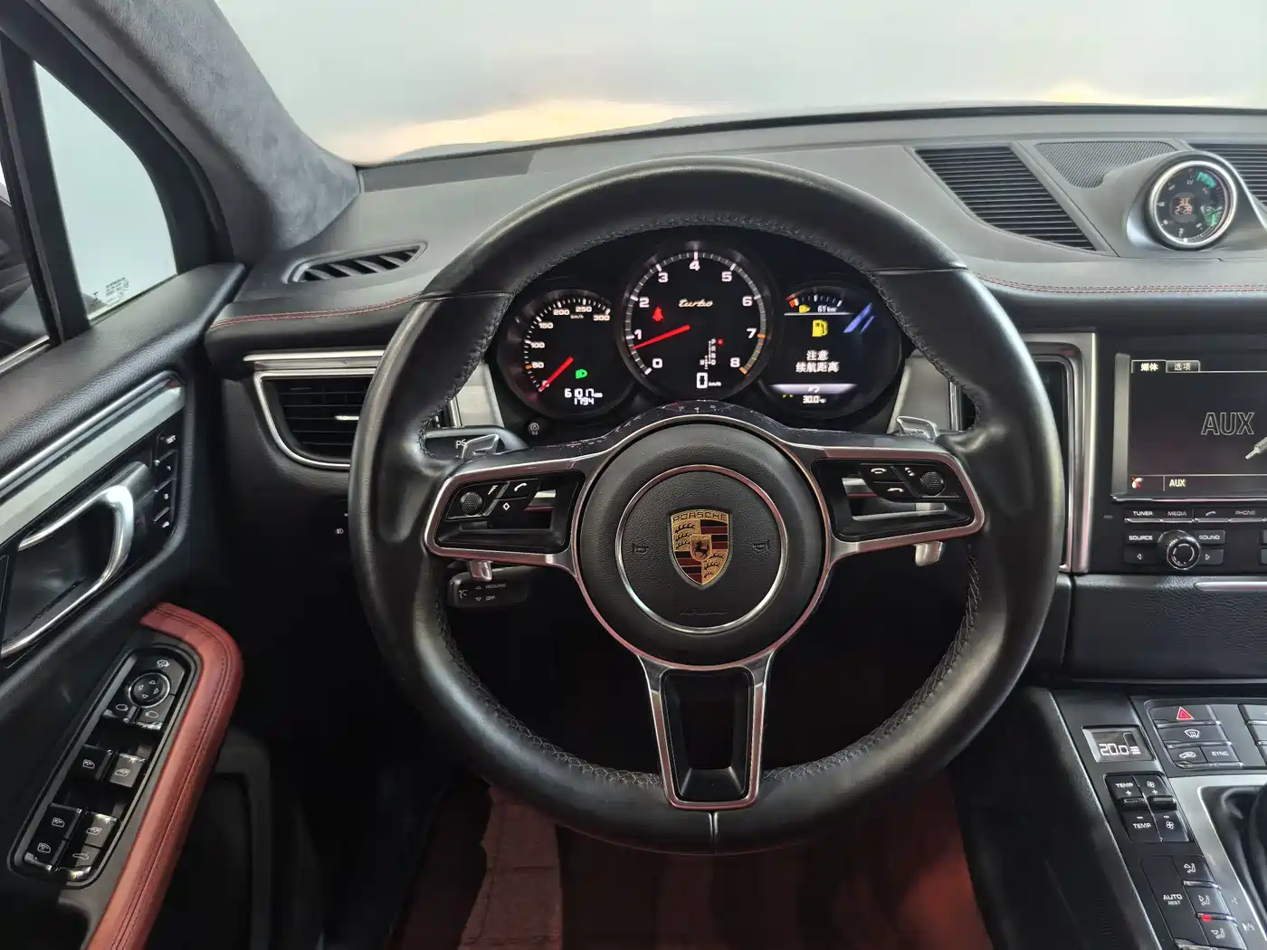 Porsche Macan 2016 Macan Turbo 3.6T фото 7