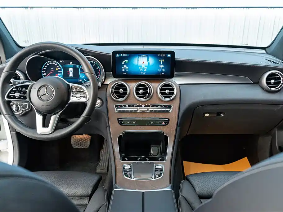 Mercedes-Benz GLC 2022 Facelift GLC 300 L 4MATIC Dynamic Collector's Edition фото 4