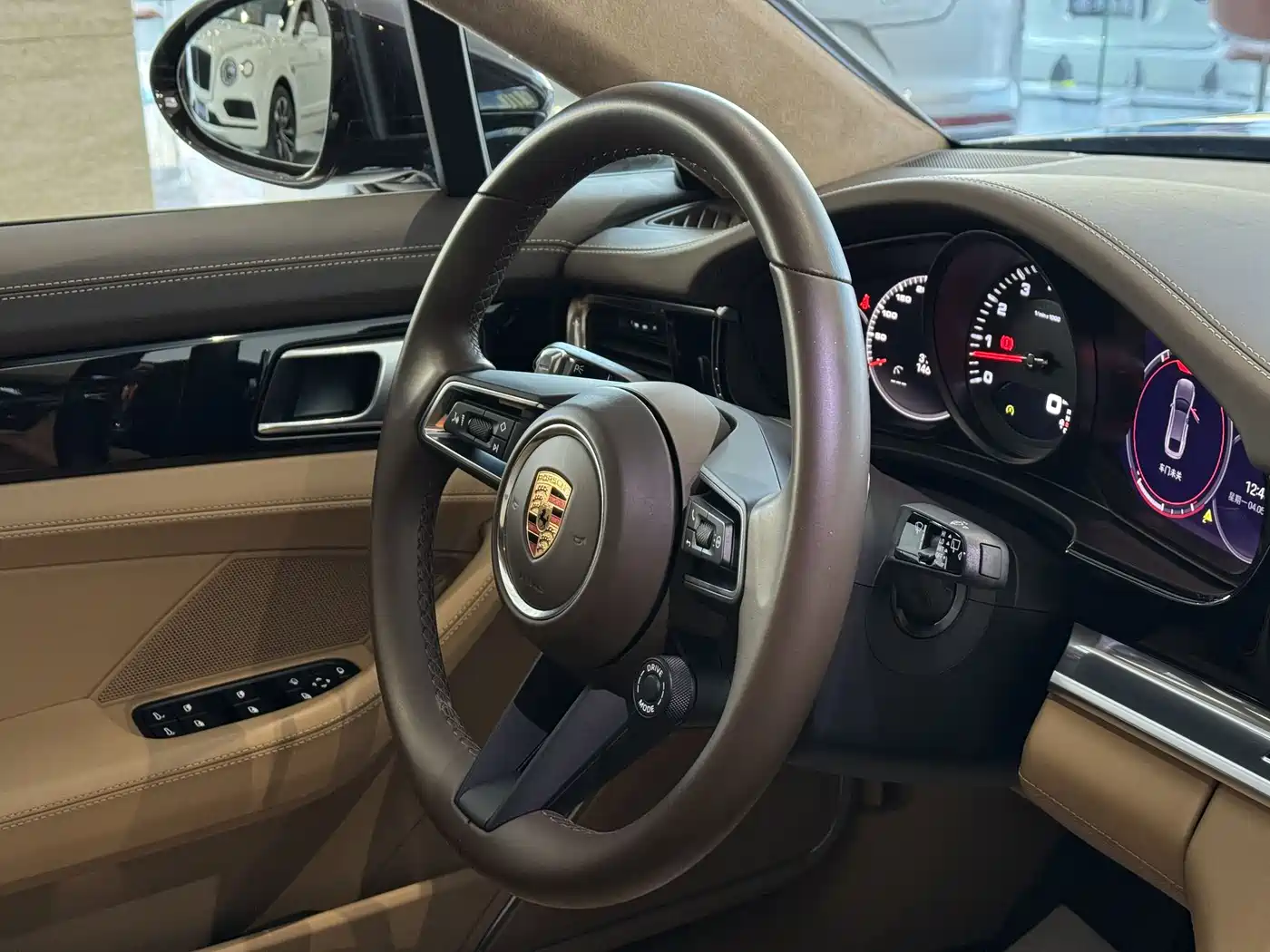 Porsche Panamera 2023 Panamera 4 Executive Long Wheelbase 2.9T фото 16