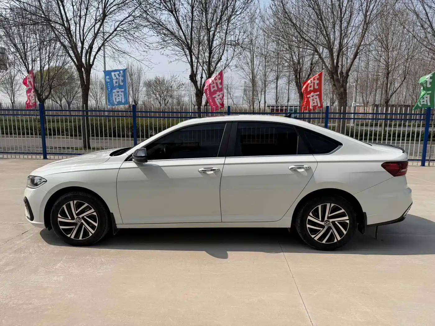Volkswagen Lavida 2023 280TSI DSG Starlight Comfort Edition фото 8
