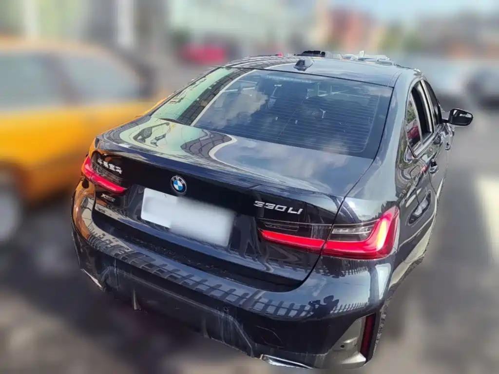 Photo 8 - BMW 3 Series
