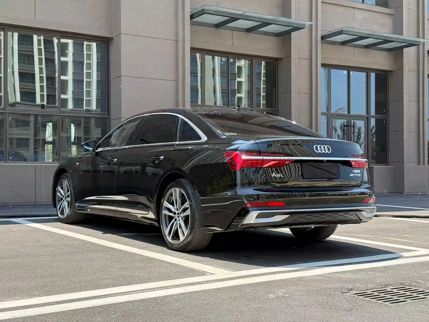 Audi A6L 2023 40 TFSI Luxury Dynamic фото 7