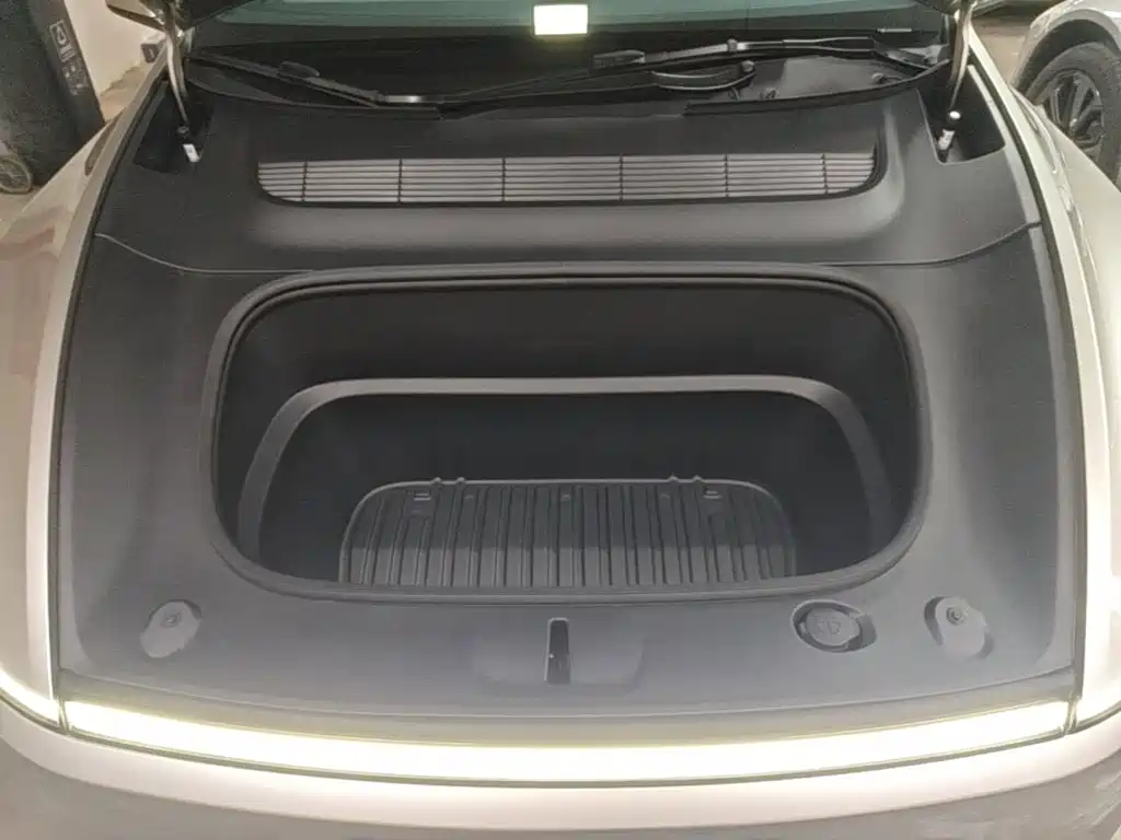 Tesla Model Y L 2025 2025 Facelift Long Range AWD
