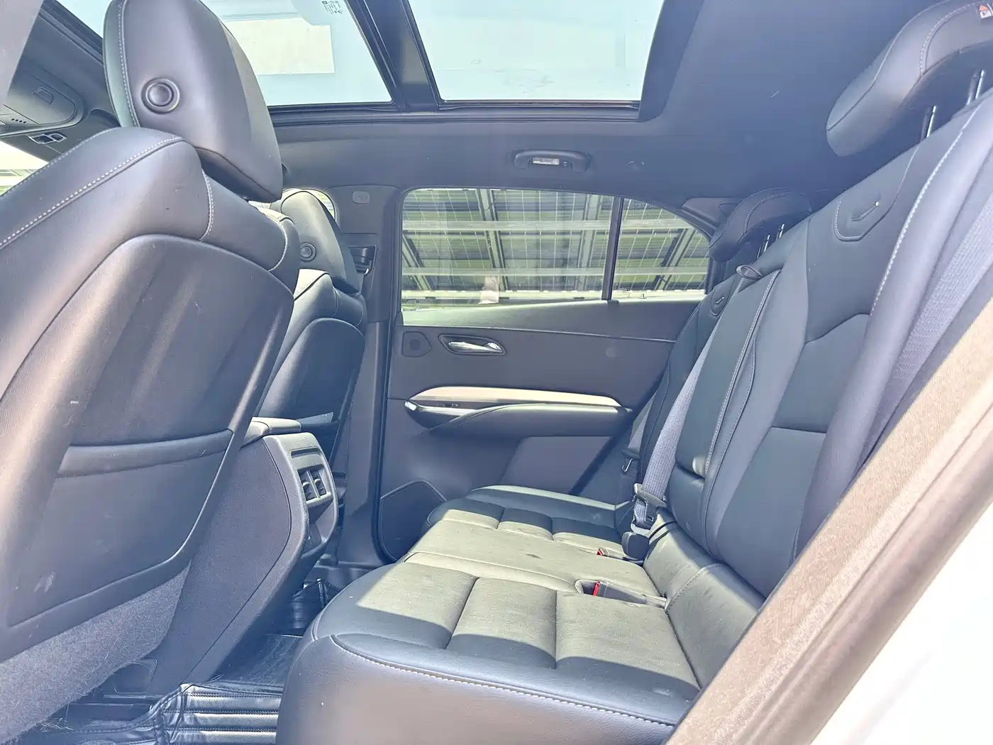 Фото 12 - Cadillac XT4