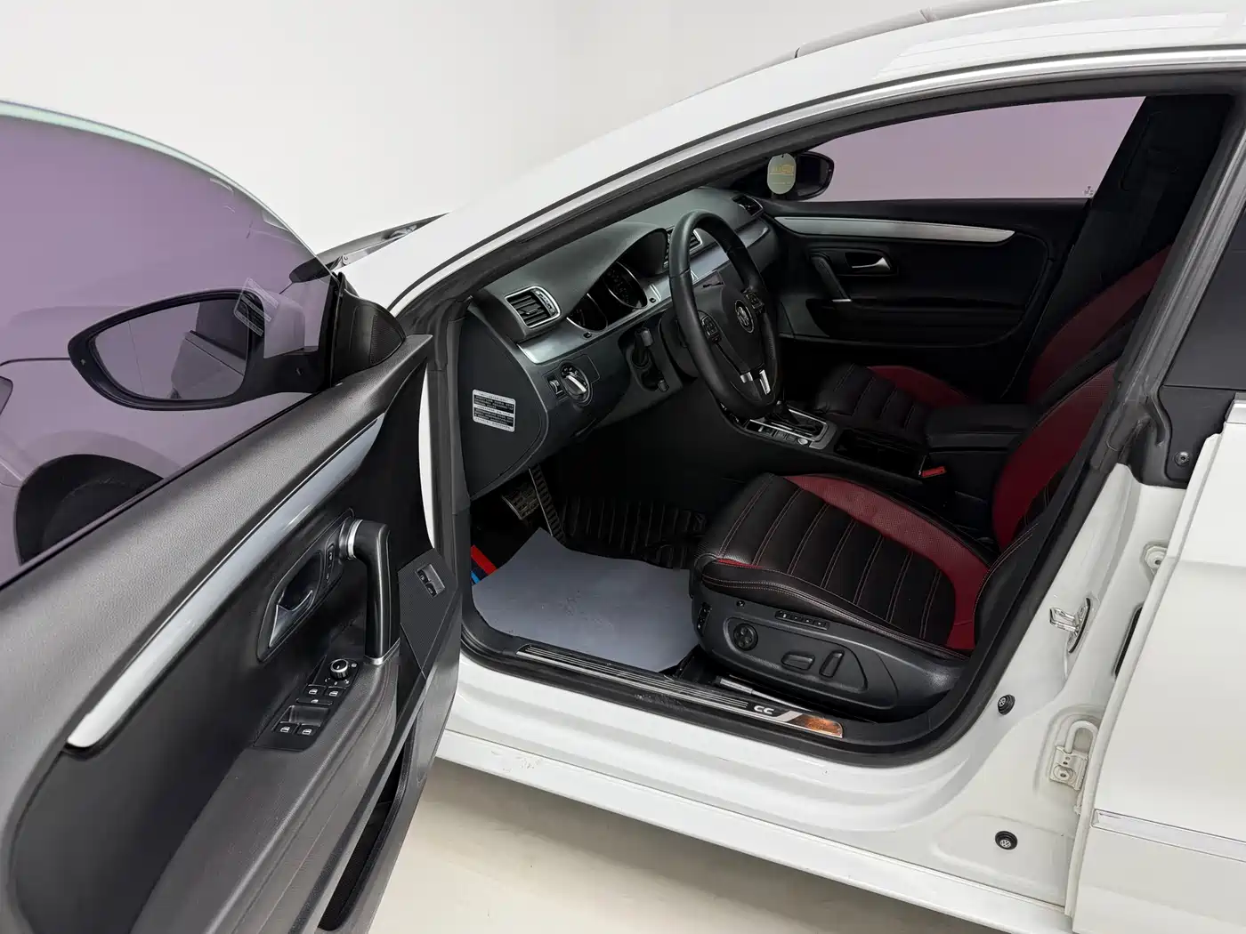 Volkswagen FAW-Volkswagen CC 2018 1.8TSI Luxury фото 14