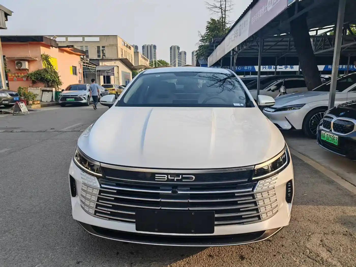 BYD Destroyer 05 2023 Model Champion Edition DM-i 120KM Luxury фото 2