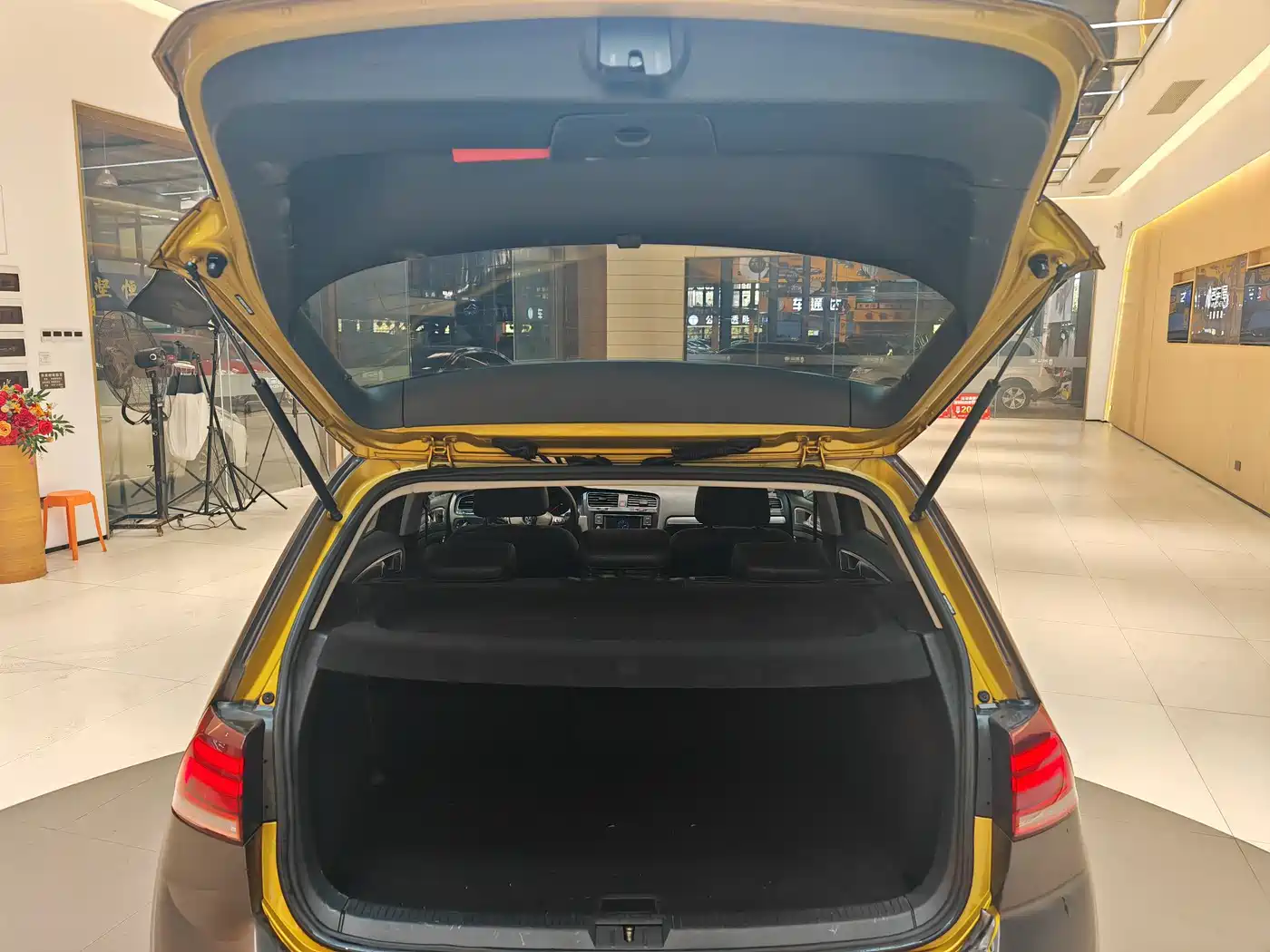 Volkswagen Golf 2018 180TSI Automatic Comfort фото 3