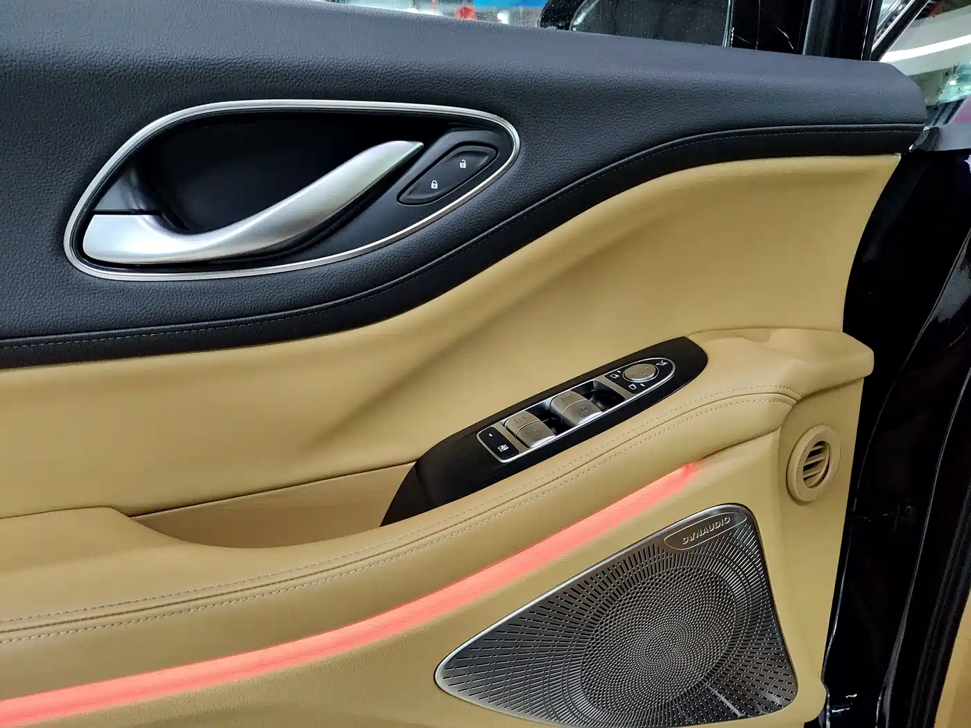 Voyah Auto Voyah Dreamer 2024 PHEV Extended Range Flagship Edition фото 9