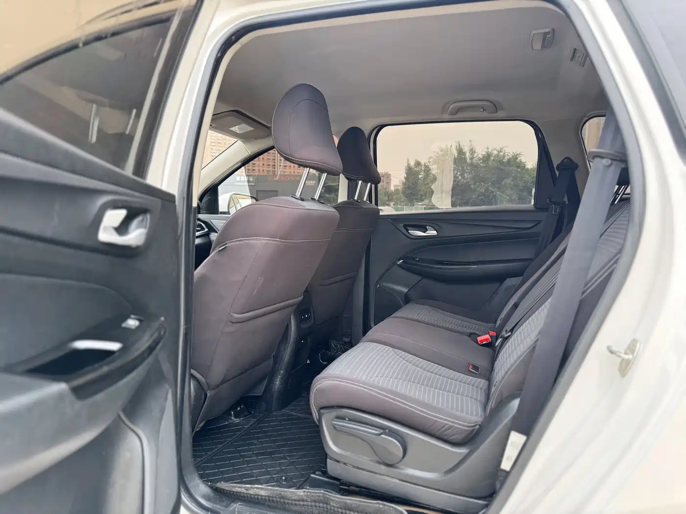 Baojun 730 2019 2019 1.5T CVT Fashion Edition 7-Seater China VI