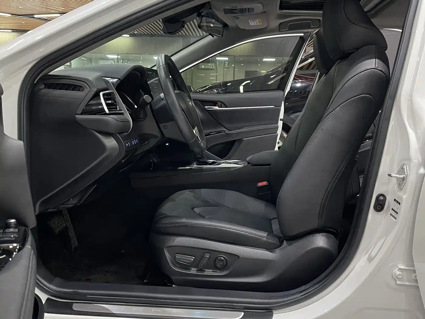 Toyota Camry 2021 2.0G Luxury Edition фото 8