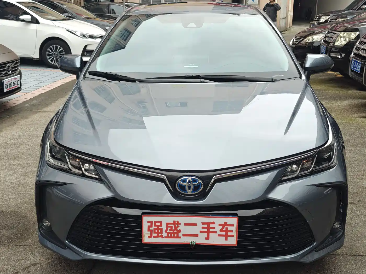 Toyota Corolla 2021 Hybrid 1.8L E-CVT Elite Edition фото 2