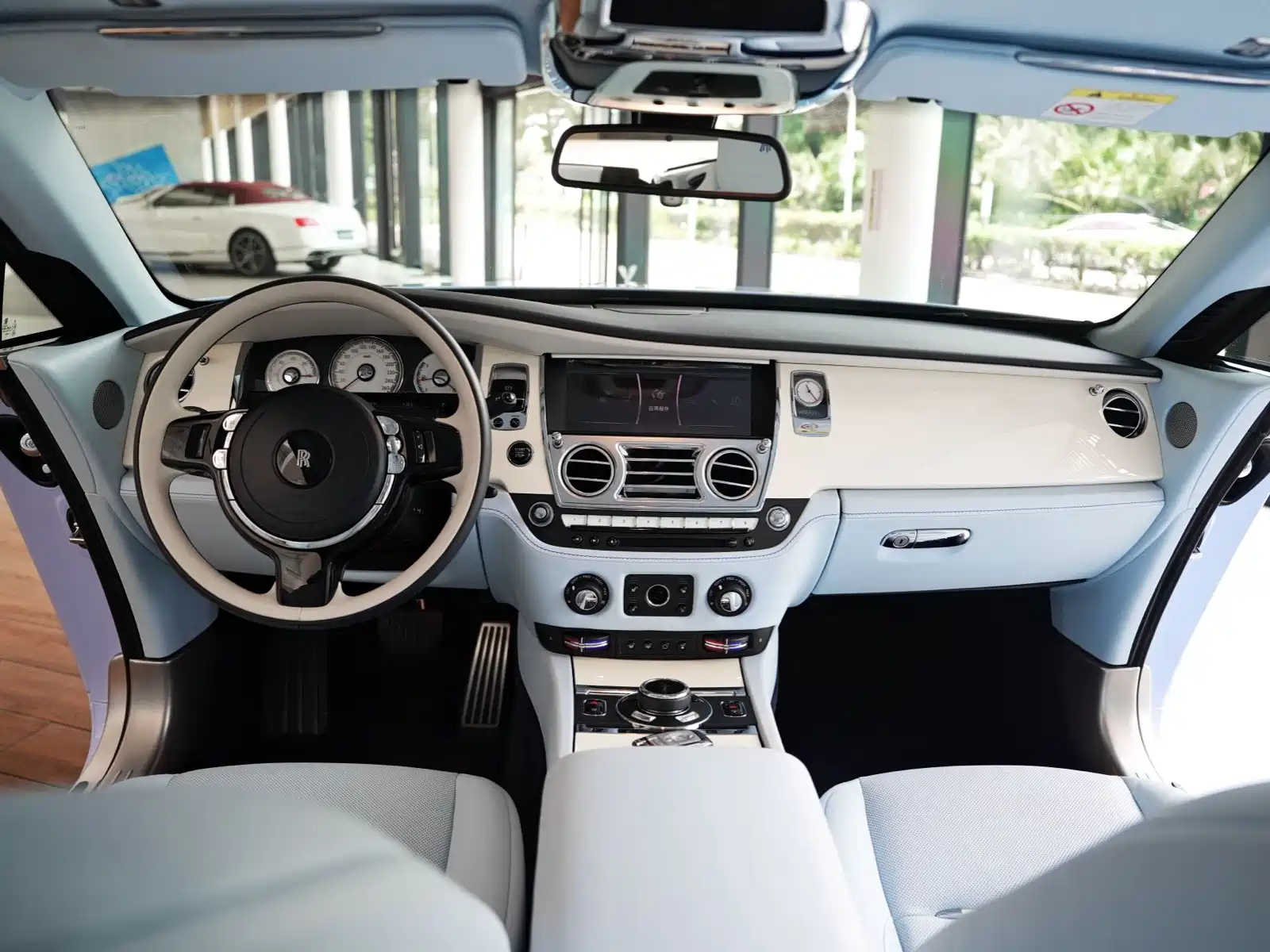 Фото 5 - Rolls-Royce Wraith