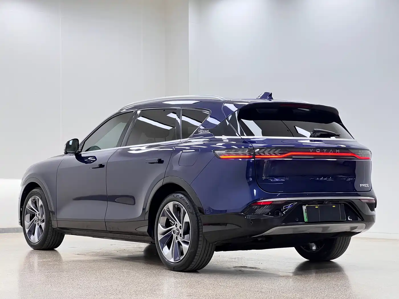 Voyah Auto VOYAH FREE 2021 AWD Standard Range Extender Exclusive Luxury Package фото 5