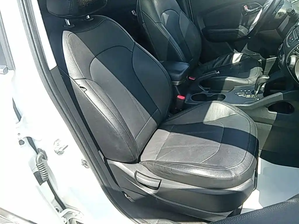 Hyundai Beijing Hyundai ix35 2015 2.0L Automatic 2WD Smart Type China IV фото 25