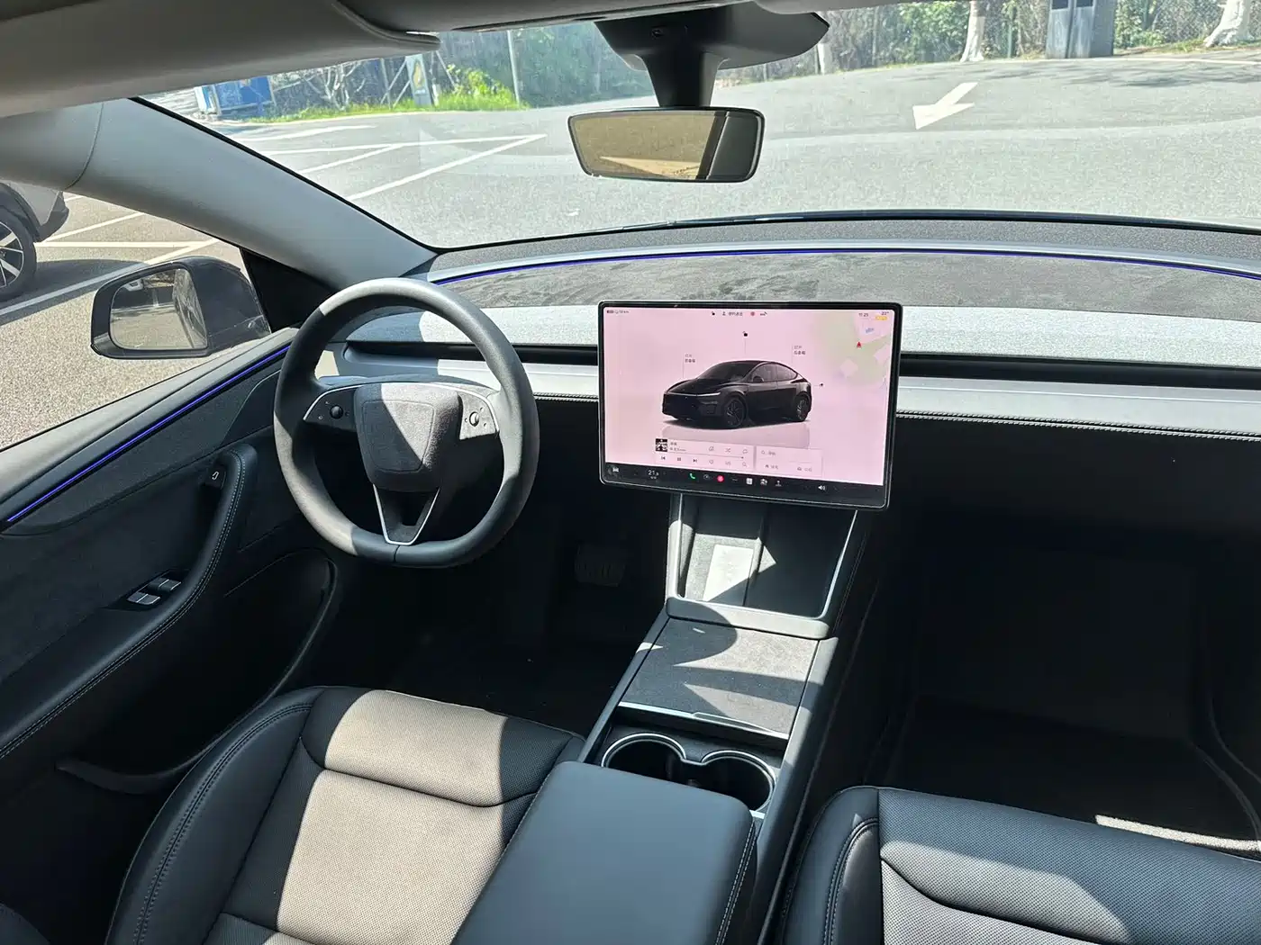 TESLA MODEL Y
