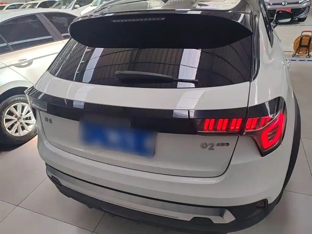 Lynk & Co 02 2018 2.0T DCT AWD Pro Edition China V фото 6
